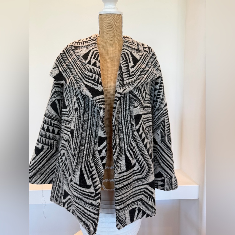 Zara Black and White Geometric Cardigan